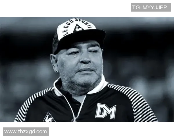 足球明星的辉煌与告别瞬间回顾视频展现传奇人生的最后篇章